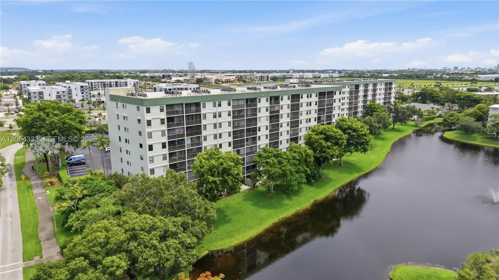2240 Cypress Bend Dr #505 Pompano Beach, FL 33069