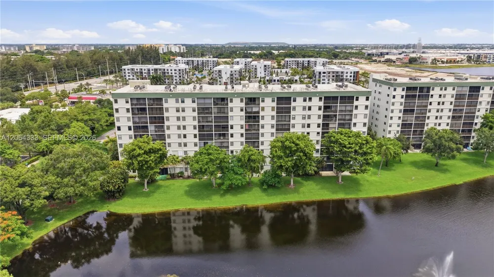 2240 Cypress Bend Dr #505 Pompano Beach, FL 33069