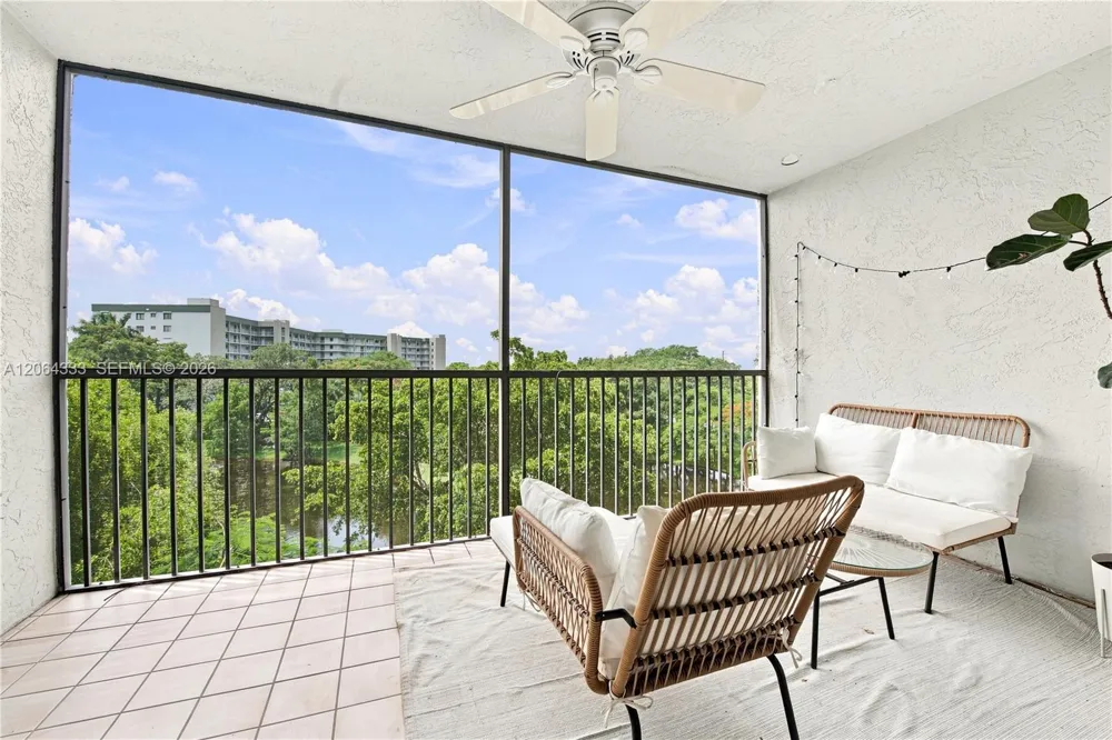 2240 Cypress Bend Dr #505 Pompano Beach, FL 33069