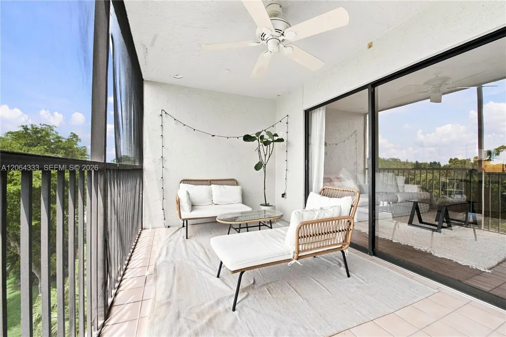 2240 Cypress Bend Dr #505 Pompano Beach, FL 33069