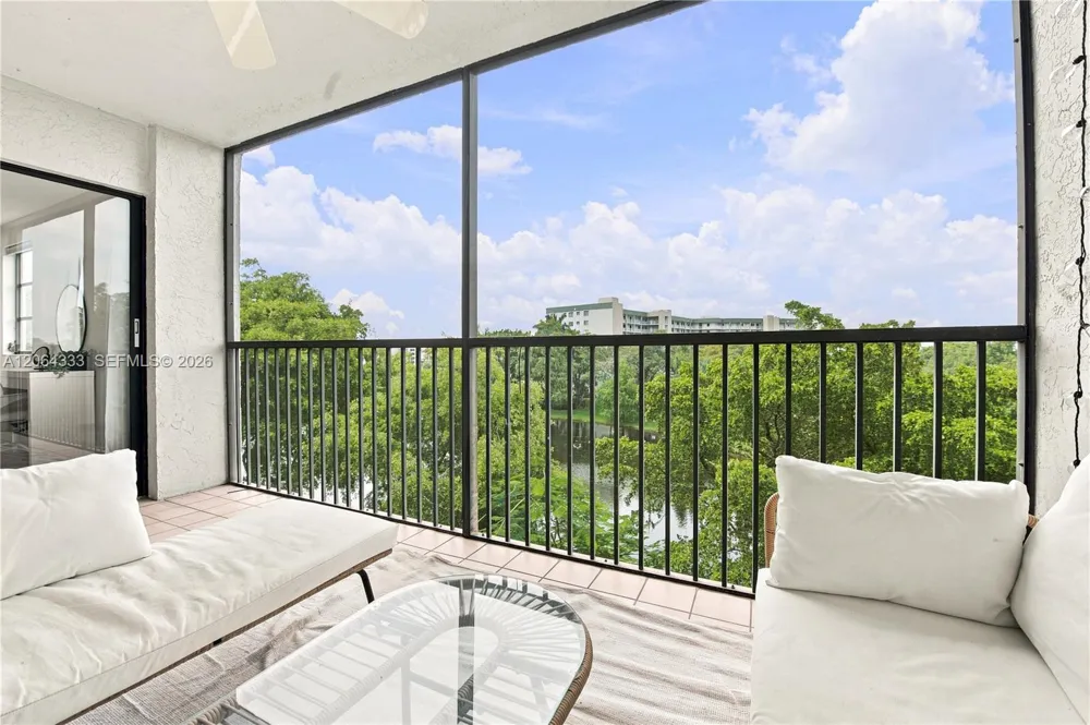 2240 Cypress Bend Dr #505 Pompano Beach, FL 33069