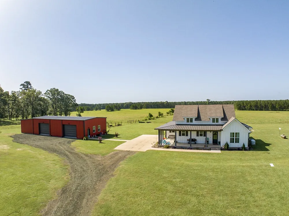 224 James King Road Zavalla, TX 75980