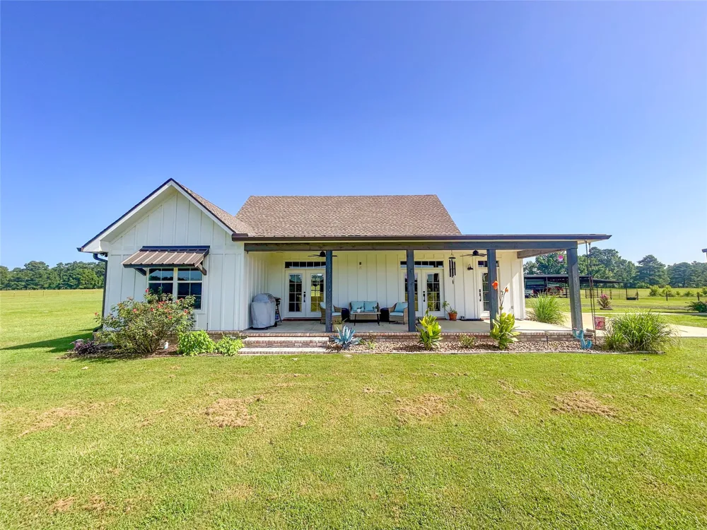 224 James King Road Zavalla, TX 75980
