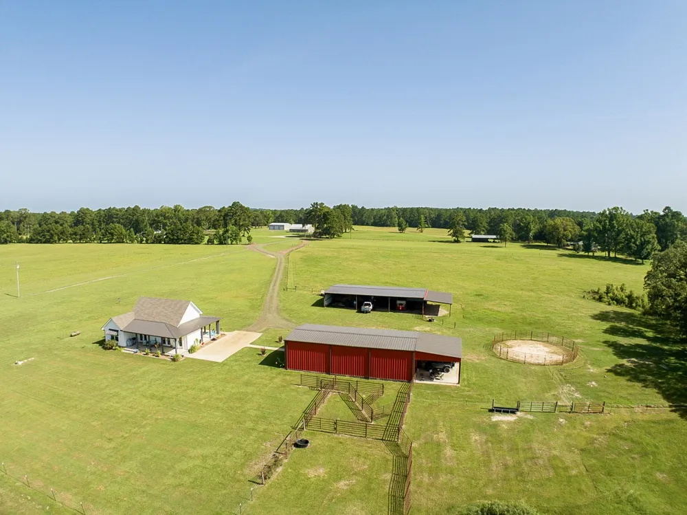 224 James King Road Zavalla, TX 75980