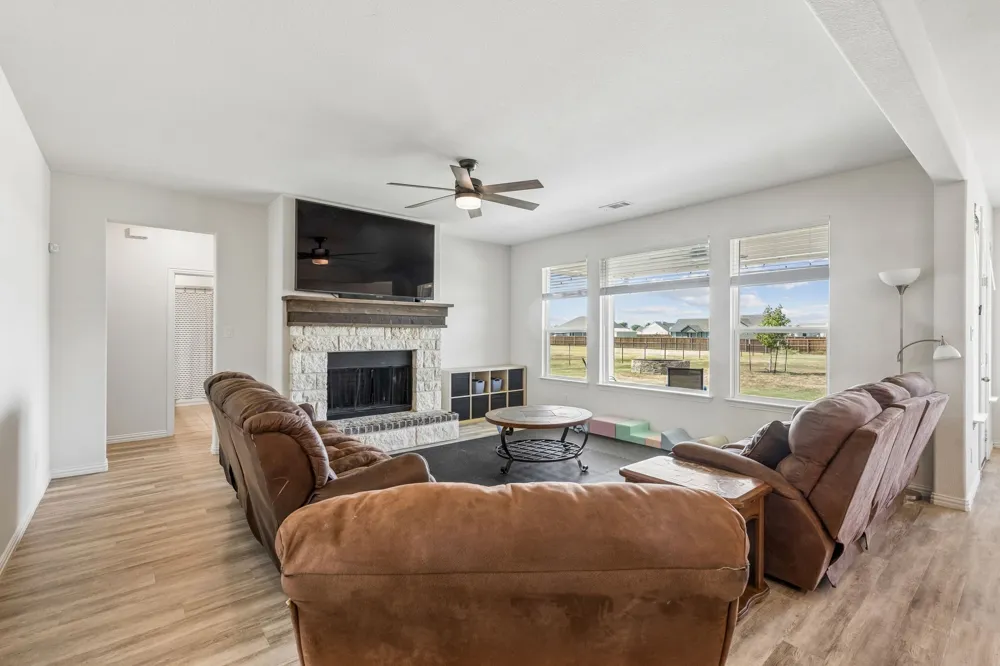 8382 Abner Road Oak Ridge, TX 75161