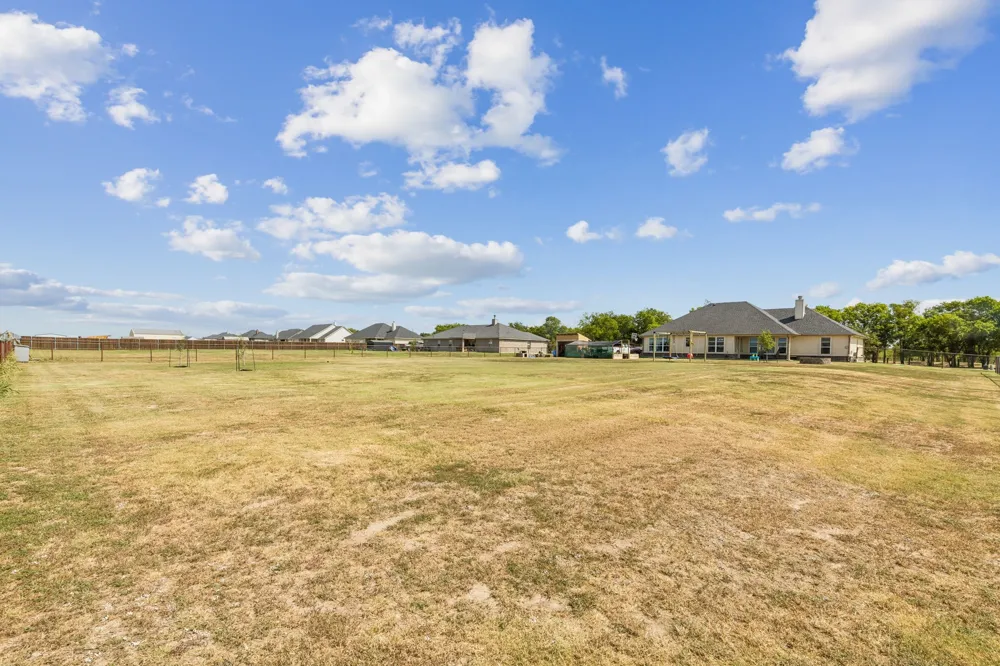 8382 Abner Road Oak Ridge, TX 75161