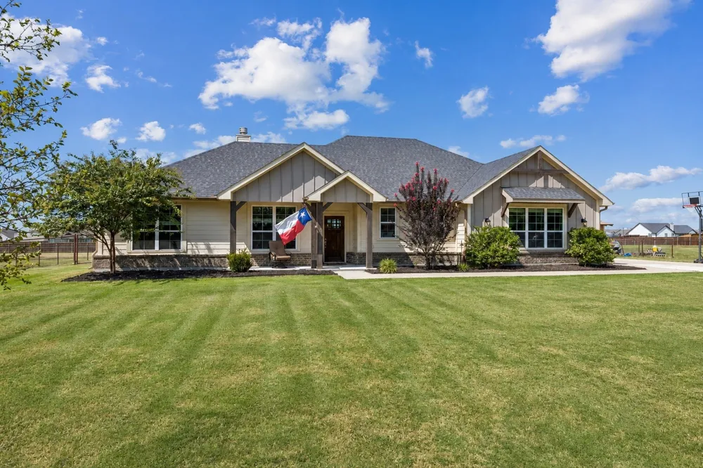 8382 Abner Road Oak Ridge, TX 75161