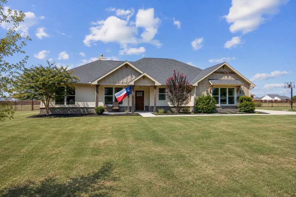 8382 Abner Road Oak Ridge, TX 75161