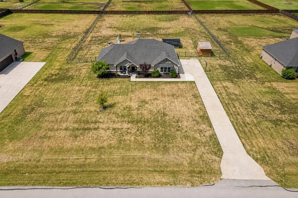 8382 Abner Road Oak Ridge, TX 75161
