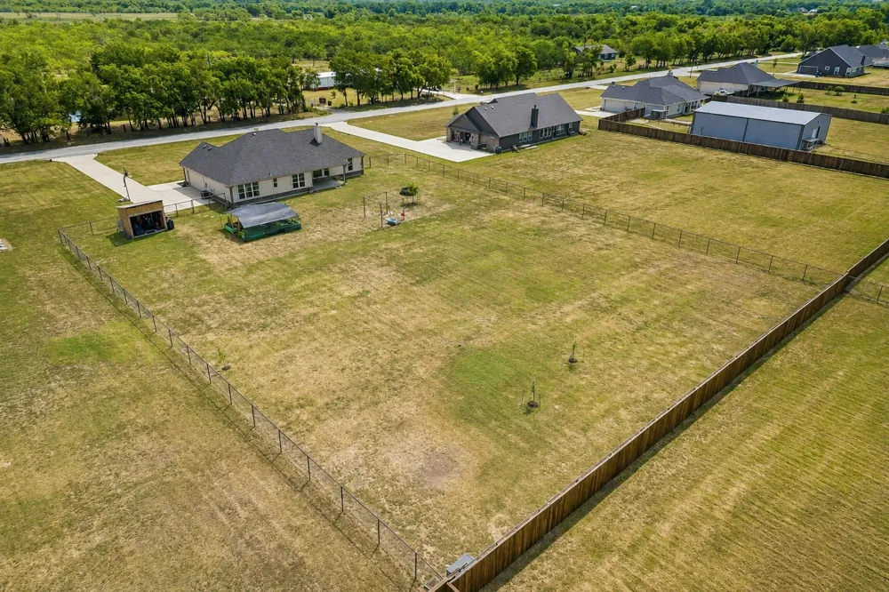 8382 Abner Road Oak Ridge, TX 75161