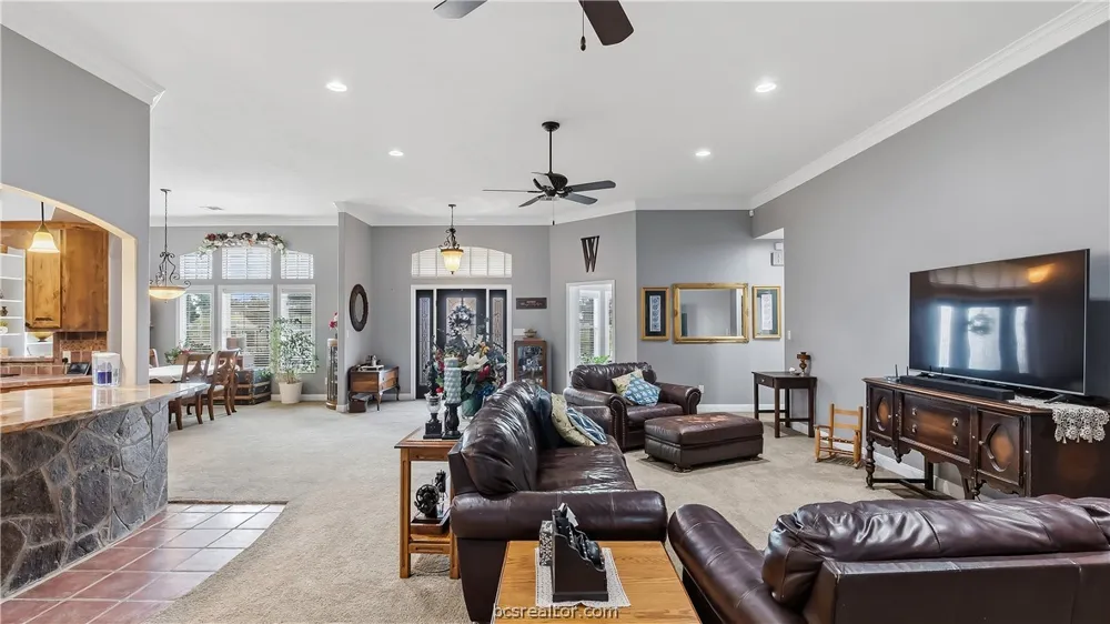 135 Apache Drive Franklin, TX 77856