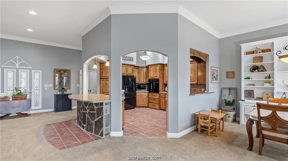 135 Apache Drive Franklin, TX 77856