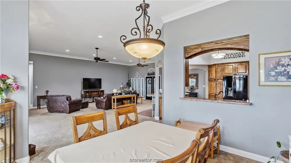 135 Apache Drive Franklin, TX 77856