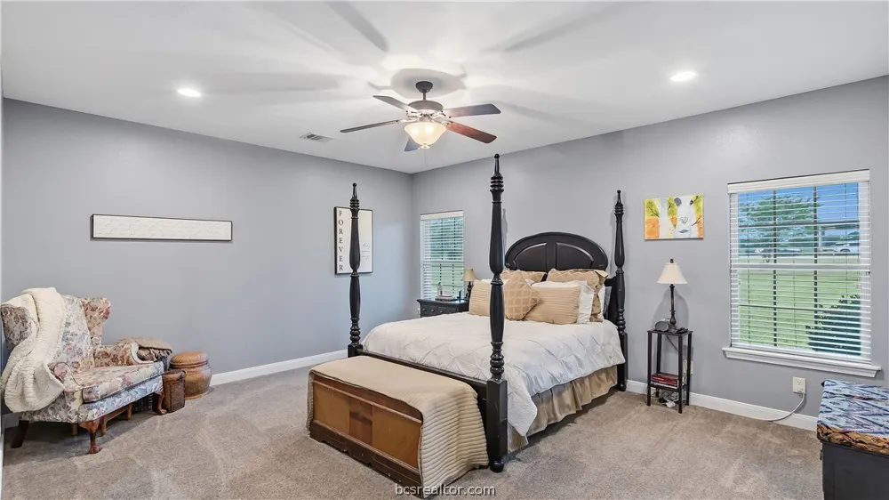 135 Apache Drive Franklin, TX 77856