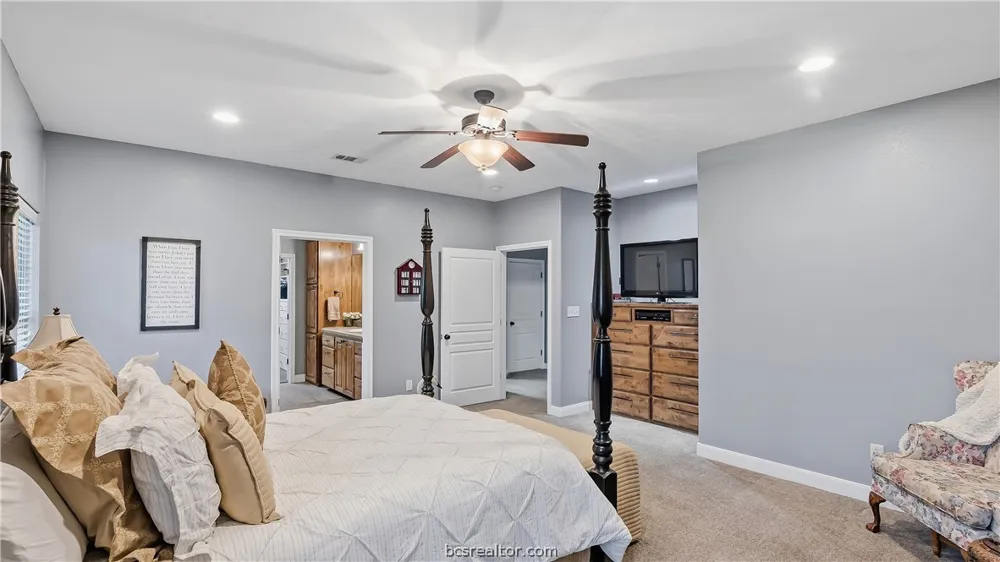 135 Apache Drive Franklin, TX 77856