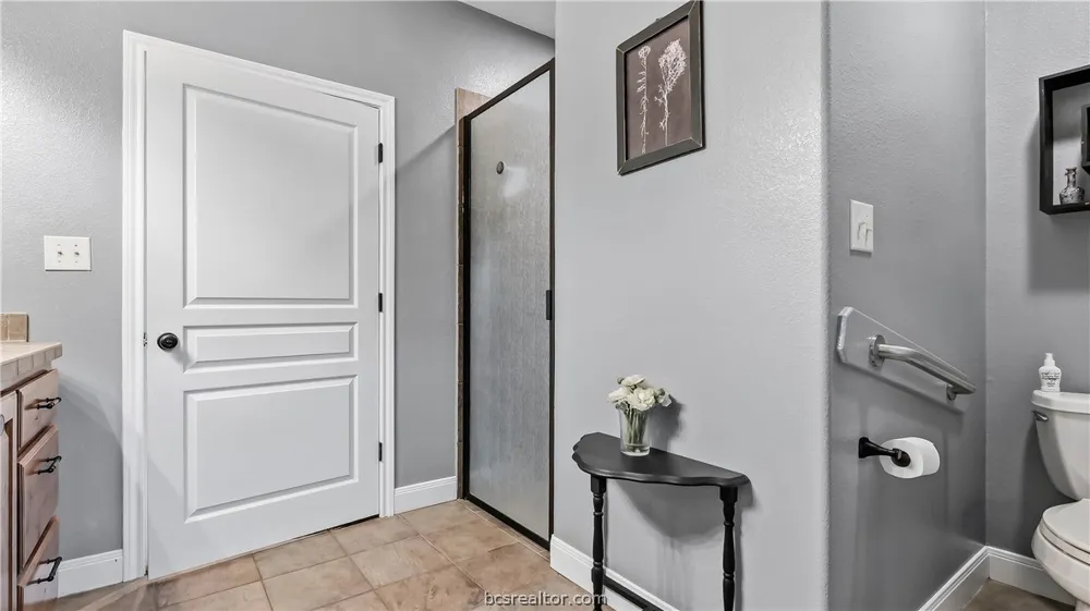 135 Apache Drive Franklin, TX 77856