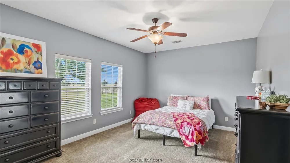 135 Apache Drive Franklin, TX 77856