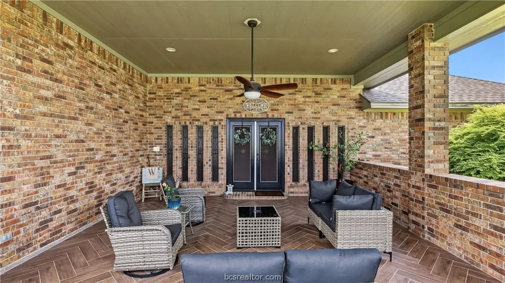 135 Apache Drive Franklin, TX 77856