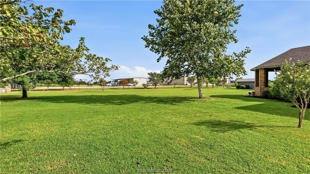 135 Apache Drive Franklin, TX 77856