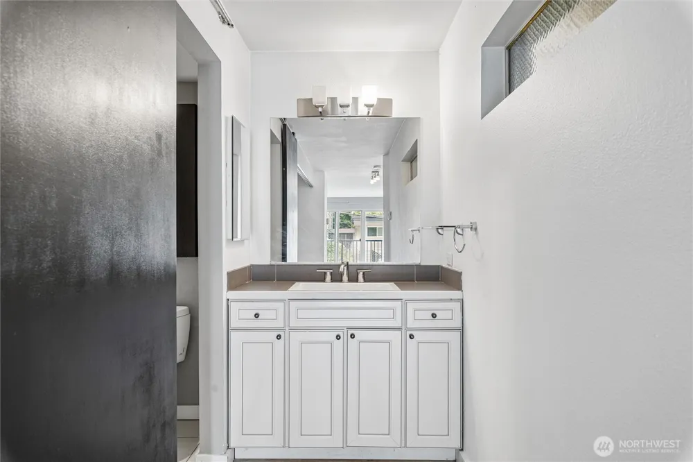 511 E Roy St #213 Seattle, WA 98102