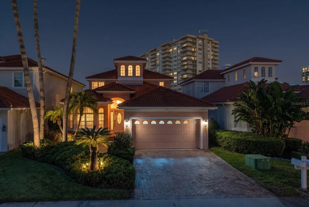 1620 SAND KEY ESTATES COURT Clearwater Beach, FL 33767