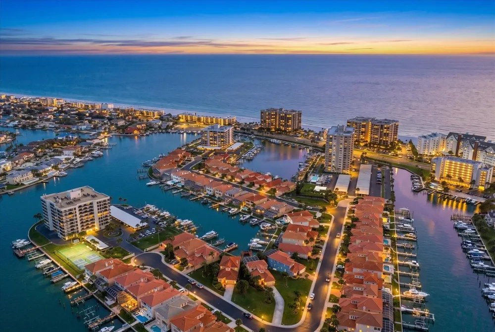 1620 SAND KEY ESTATES COURT Clearwater Beach, FL 33767