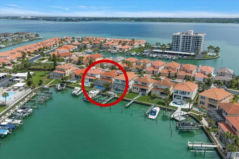 1620 SAND KEY ESTATES COURT Clearwater Beach, FL 33767