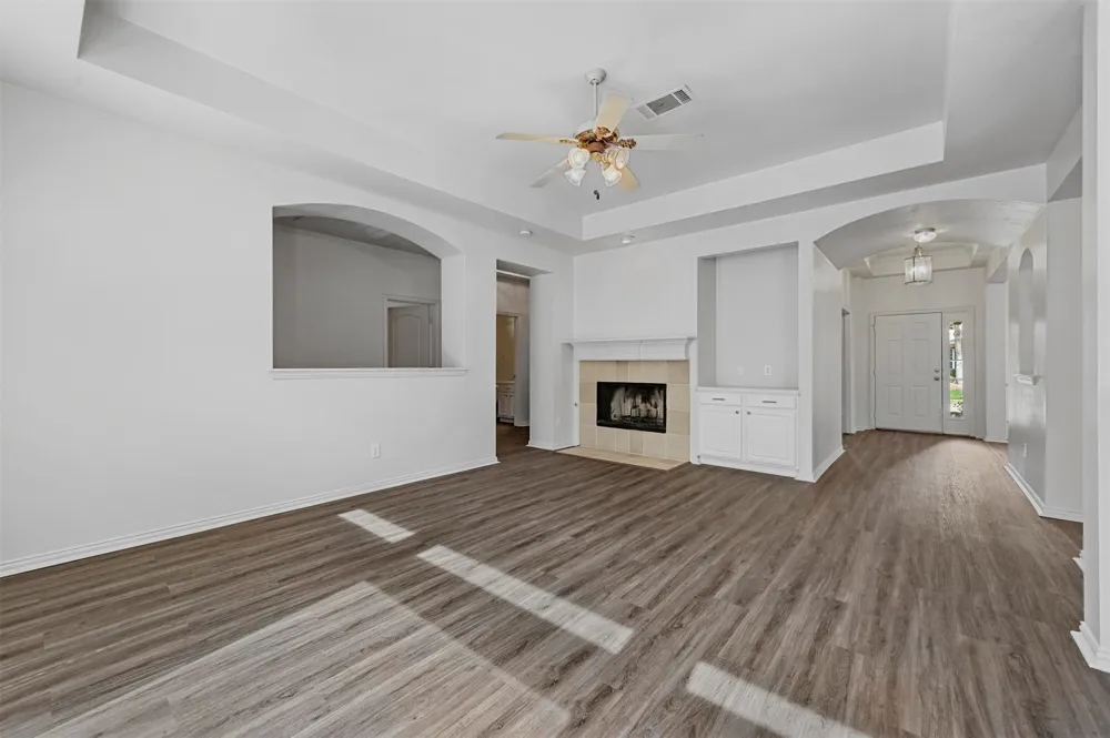 1711 Peregrine Drive Corinth, TX 76210