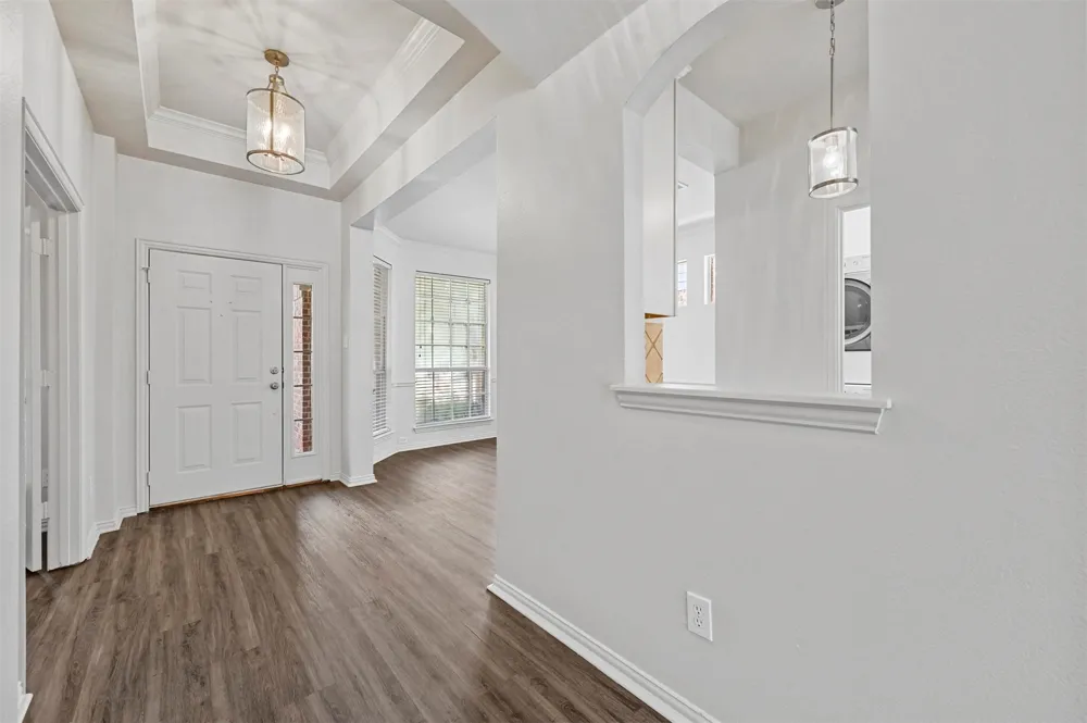 1711 Peregrine Drive Corinth, TX 76210