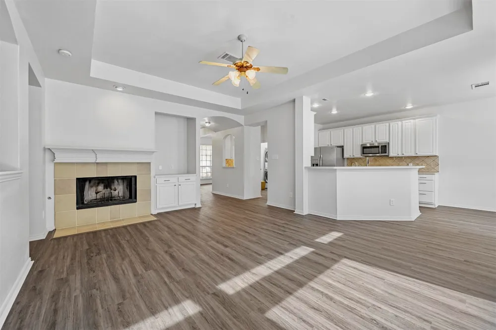 1711 Peregrine Drive Corinth, TX 76210