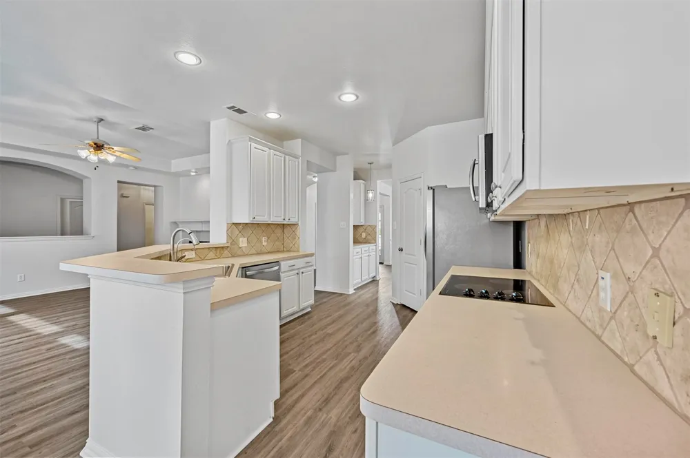 1711 Peregrine Drive Corinth, TX 76210