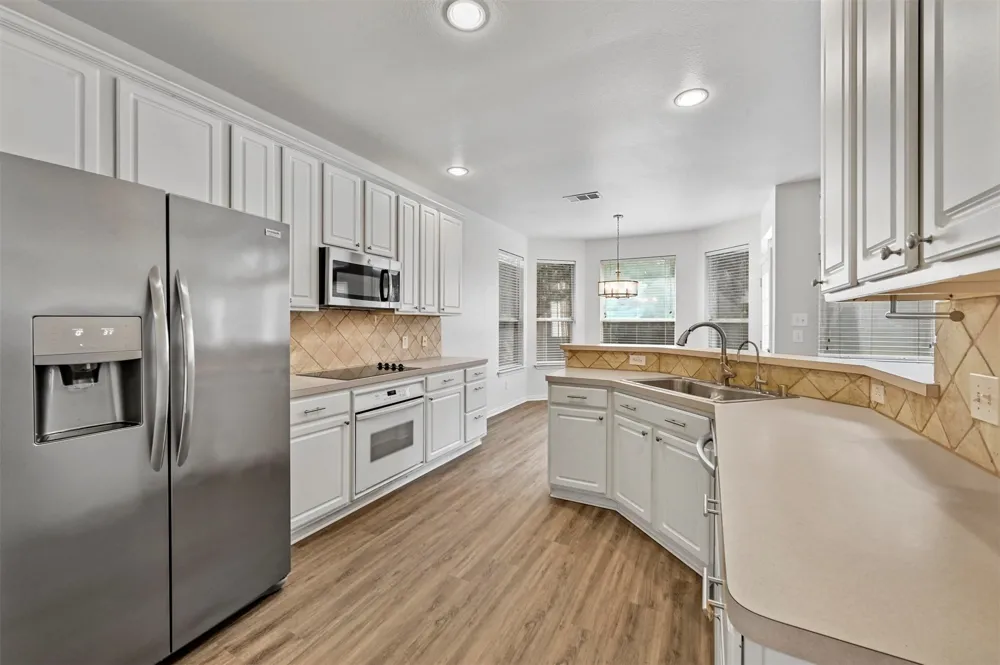 1711 Peregrine Drive Corinth, TX 76210