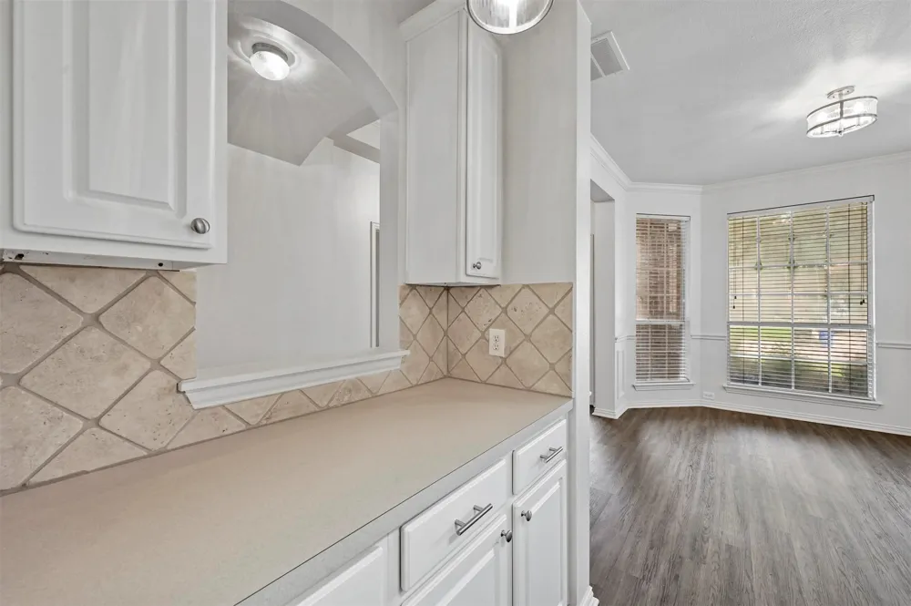 1711 Peregrine Drive Corinth, TX 76210
