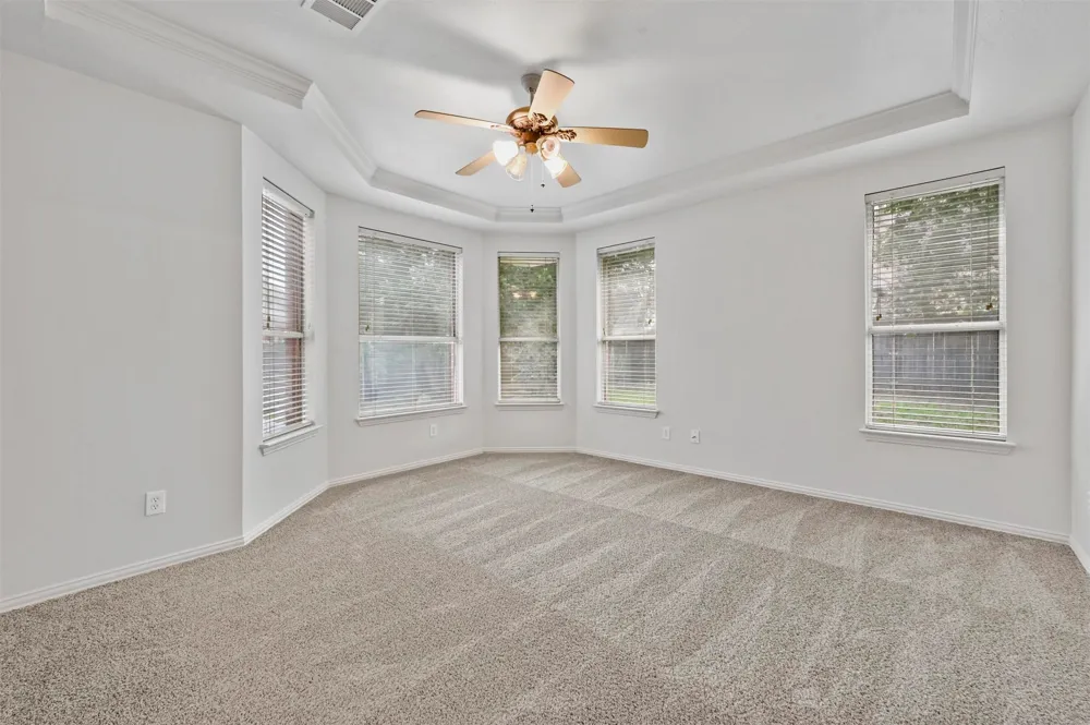 1711 Peregrine Drive Corinth, TX 76210