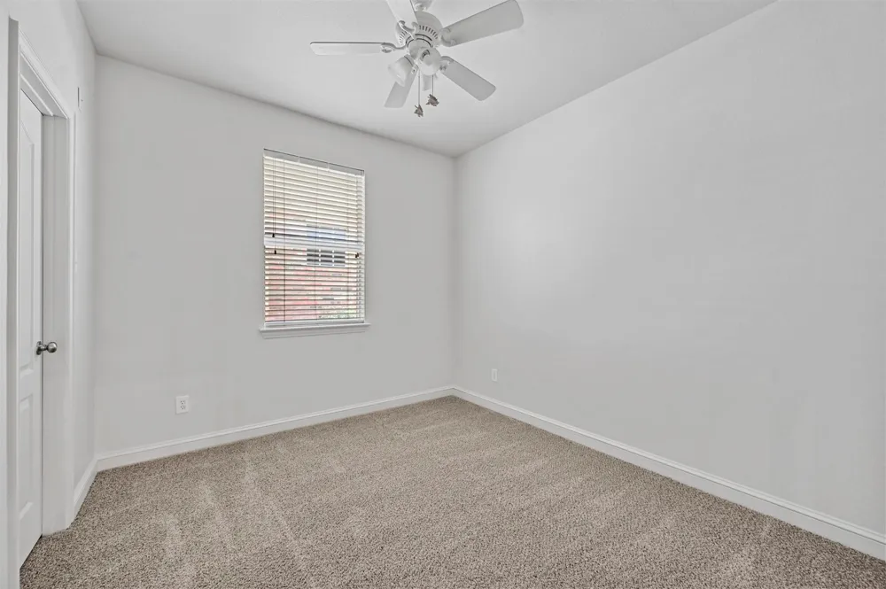 1711 Peregrine Drive Corinth, TX 76210