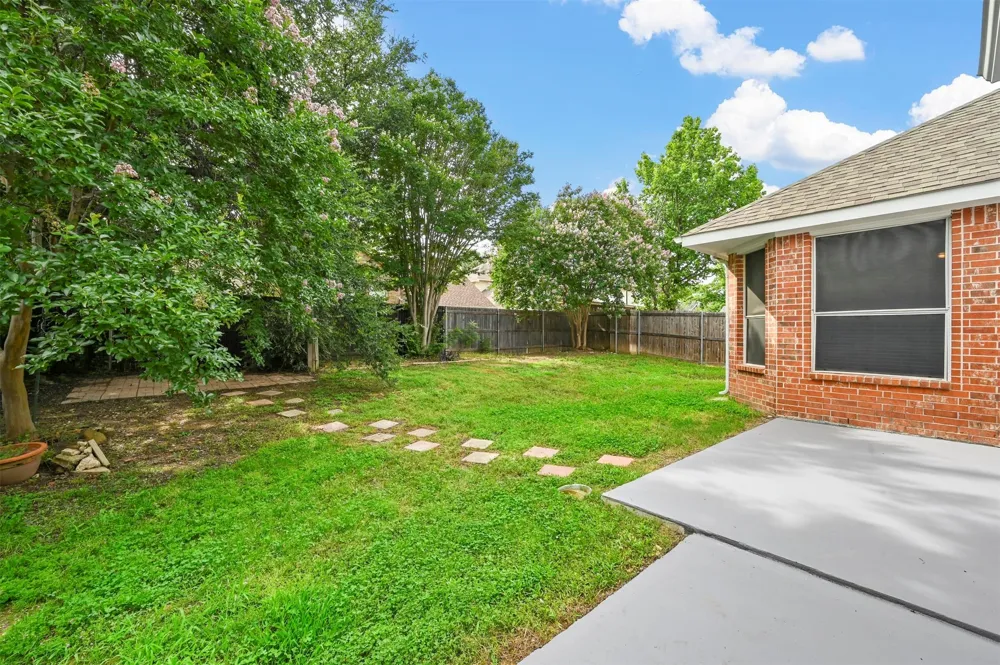 1711 Peregrine Drive Corinth, TX 76210