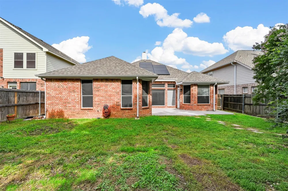 1711 Peregrine Drive Corinth, TX 76210