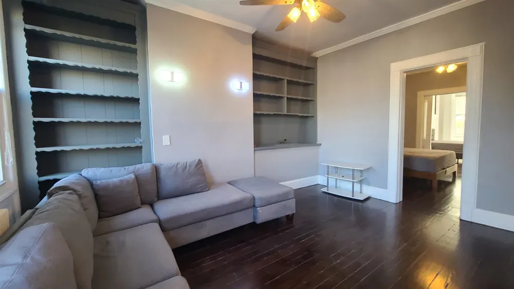 476 GREGORY AVE Weehawken, NJ 07086