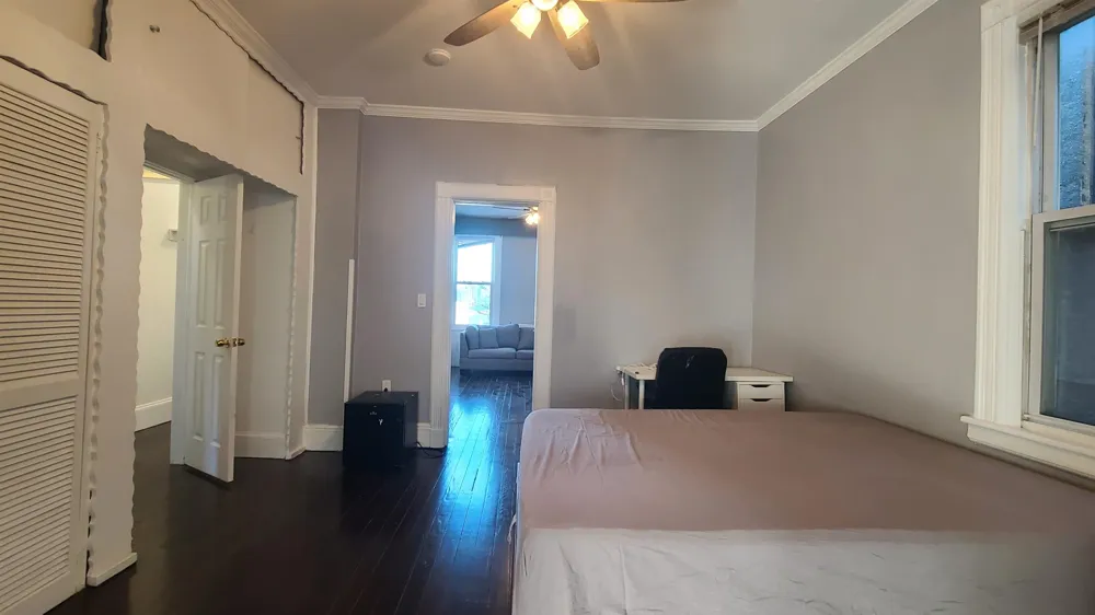 476 GREGORY AVE Weehawken, NJ 07086