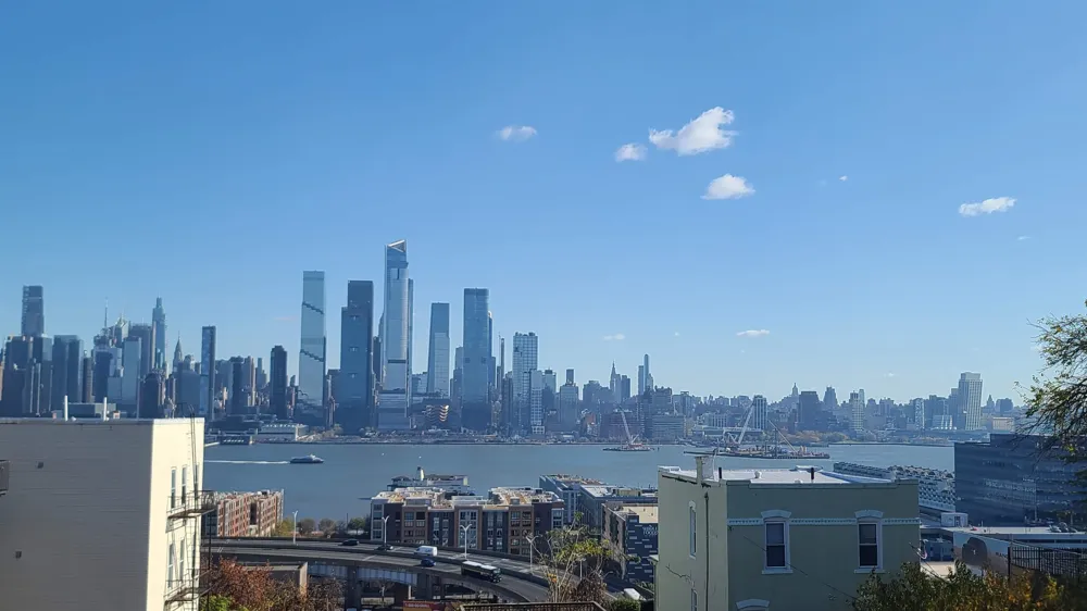 476 GREGORY AVE Weehawken, NJ 07086