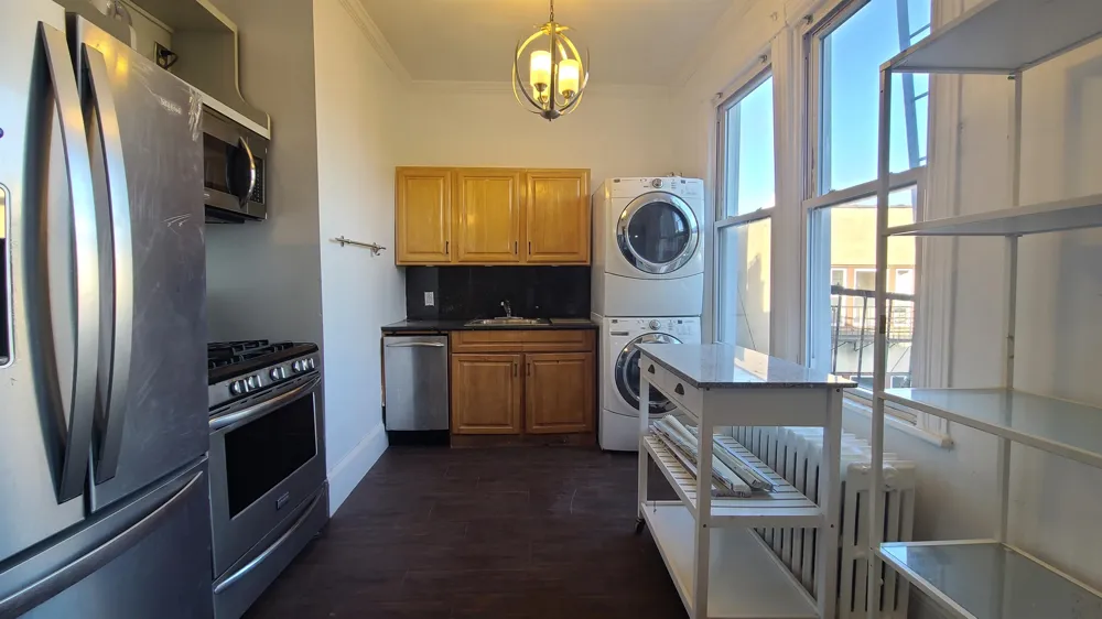 476 GREGORY AVE Weehawken, NJ 07086
