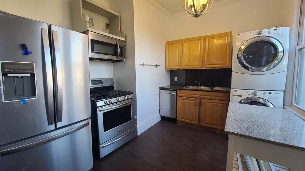 476 GREGORY AVE Weehawken, NJ 07086