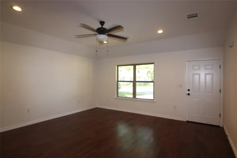 104 Boston Street Whitesboro, TX 76273