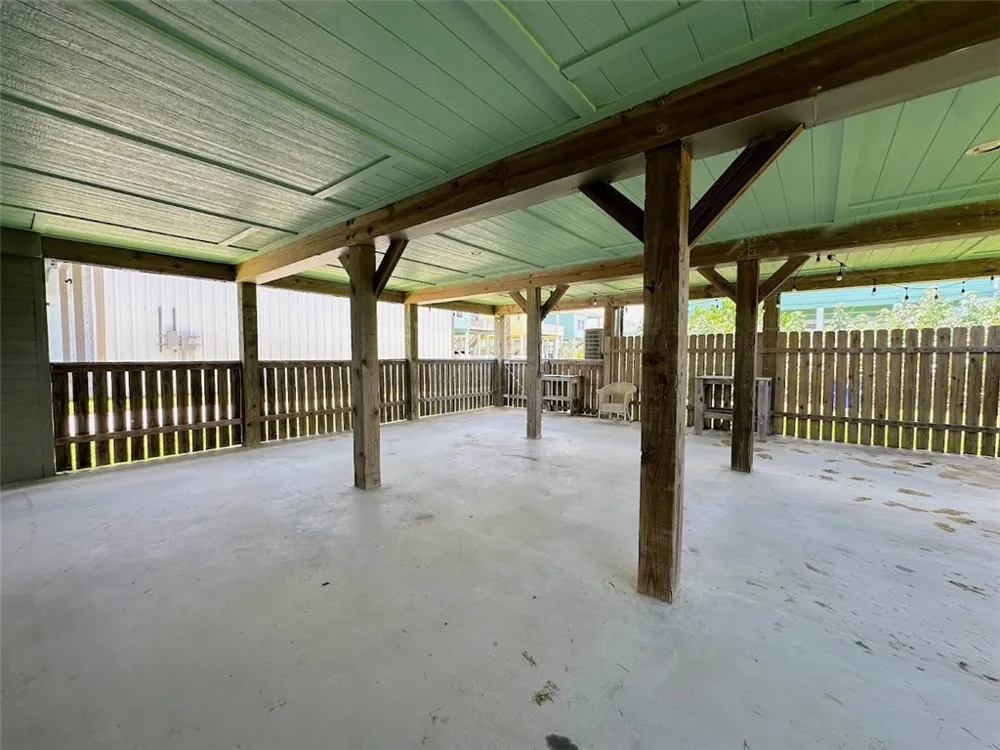 103 Palm Drive Rockport, TX 78382