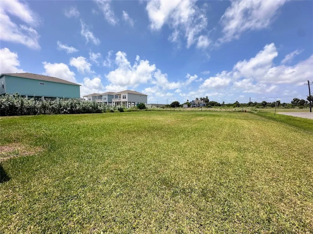 103 Palm Drive Rockport, TX 78382