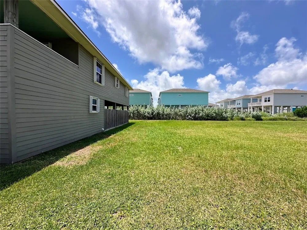 103 Palm Drive Rockport, TX 78382