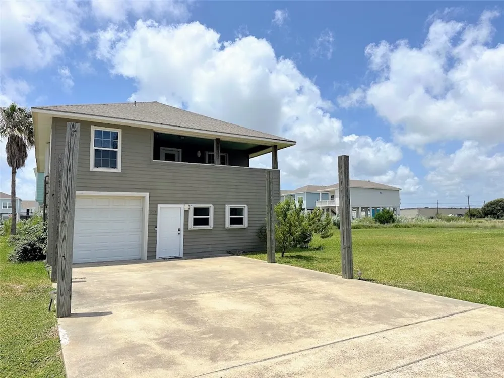 103 Palm Drive Rockport, TX 78382