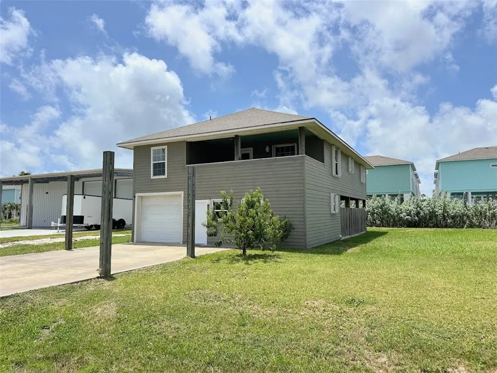 103 Palm Drive Rockport, TX 78382