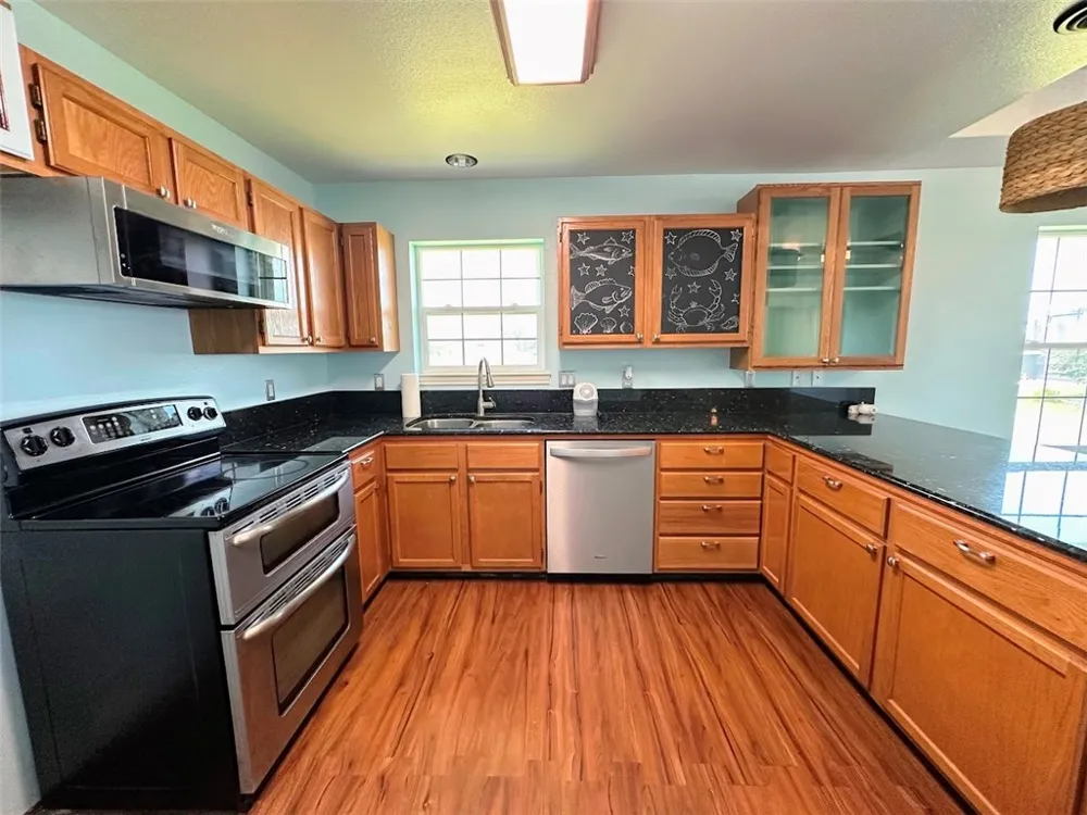 103 Palm Drive Rockport, TX 78382