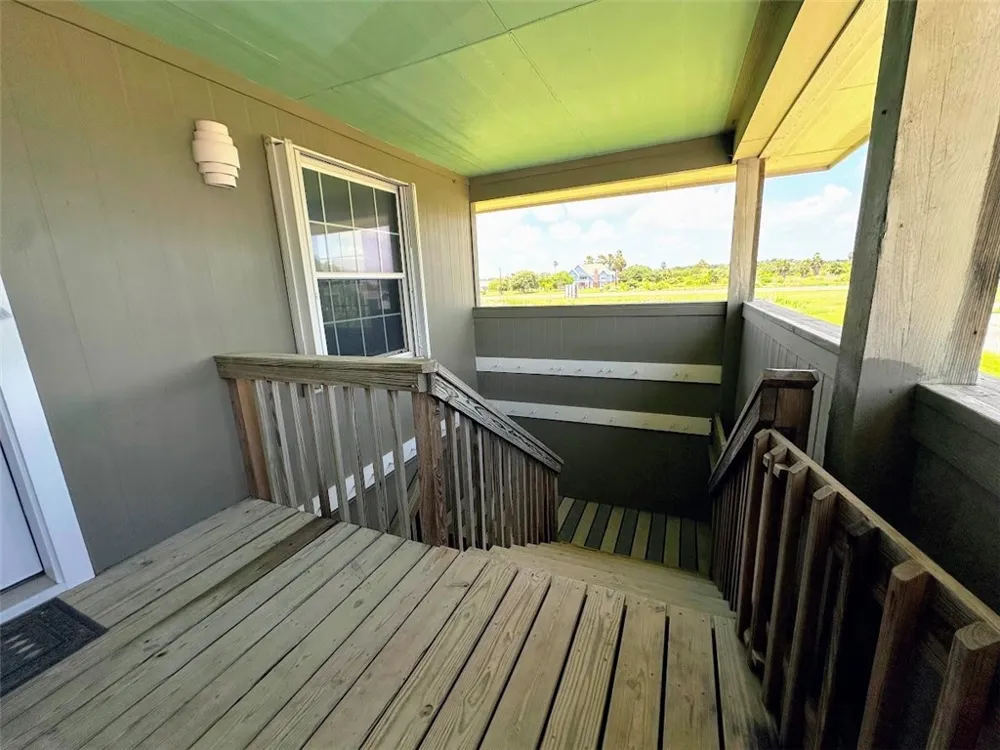 103 Palm Drive Rockport, TX 78382